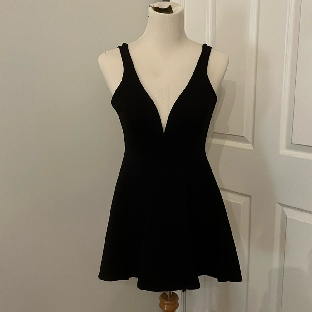 Lulu’s Little Black Dress